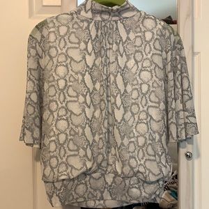 Jennifer Lopez shirt